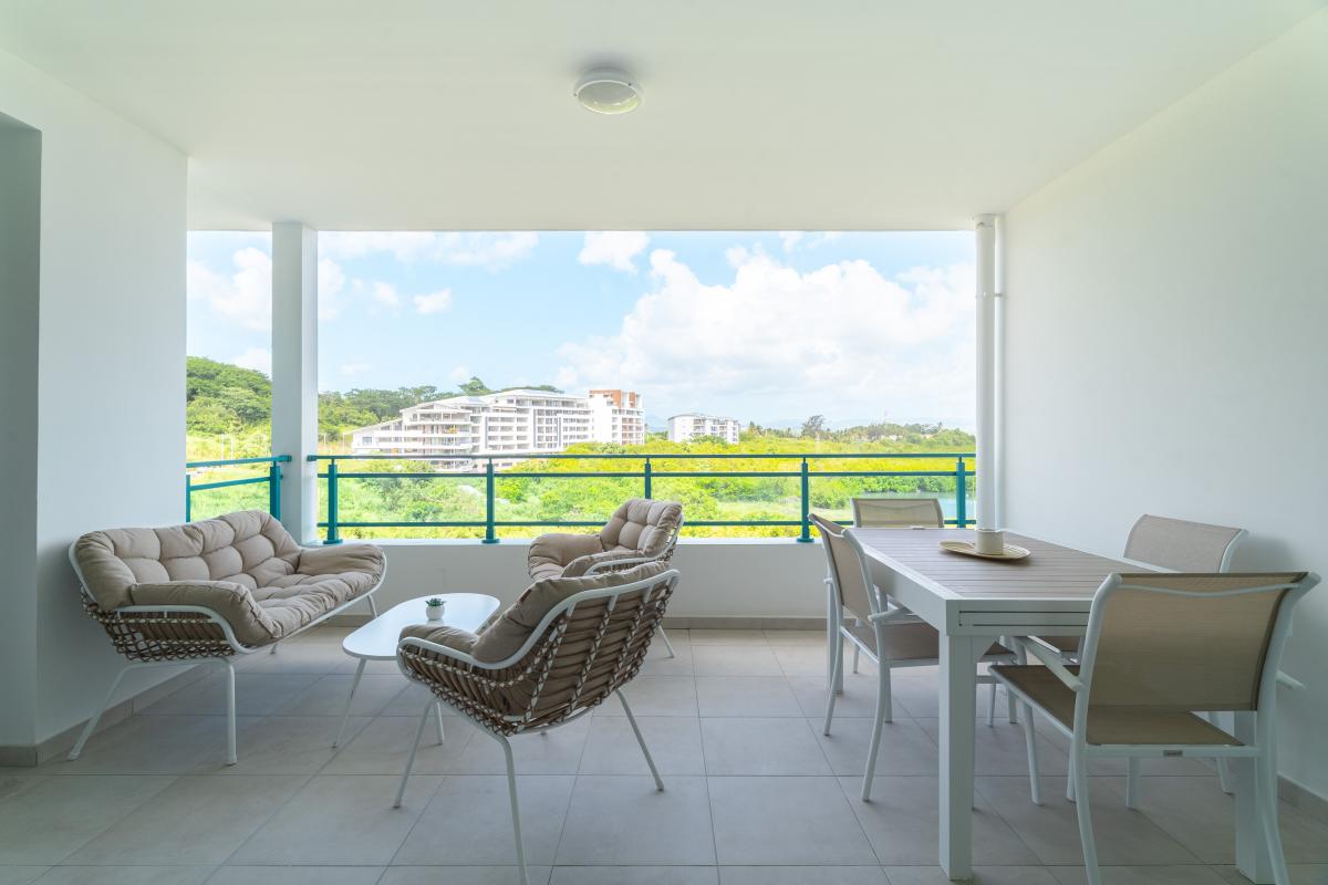 sejour-martinique-etang-zabricot-terrasse-repas-exterieur (1)